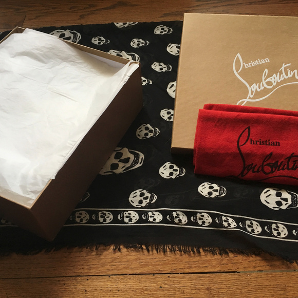 Christian Louboutin Classic Booties, Size 7/37 - Picture 4 of 14